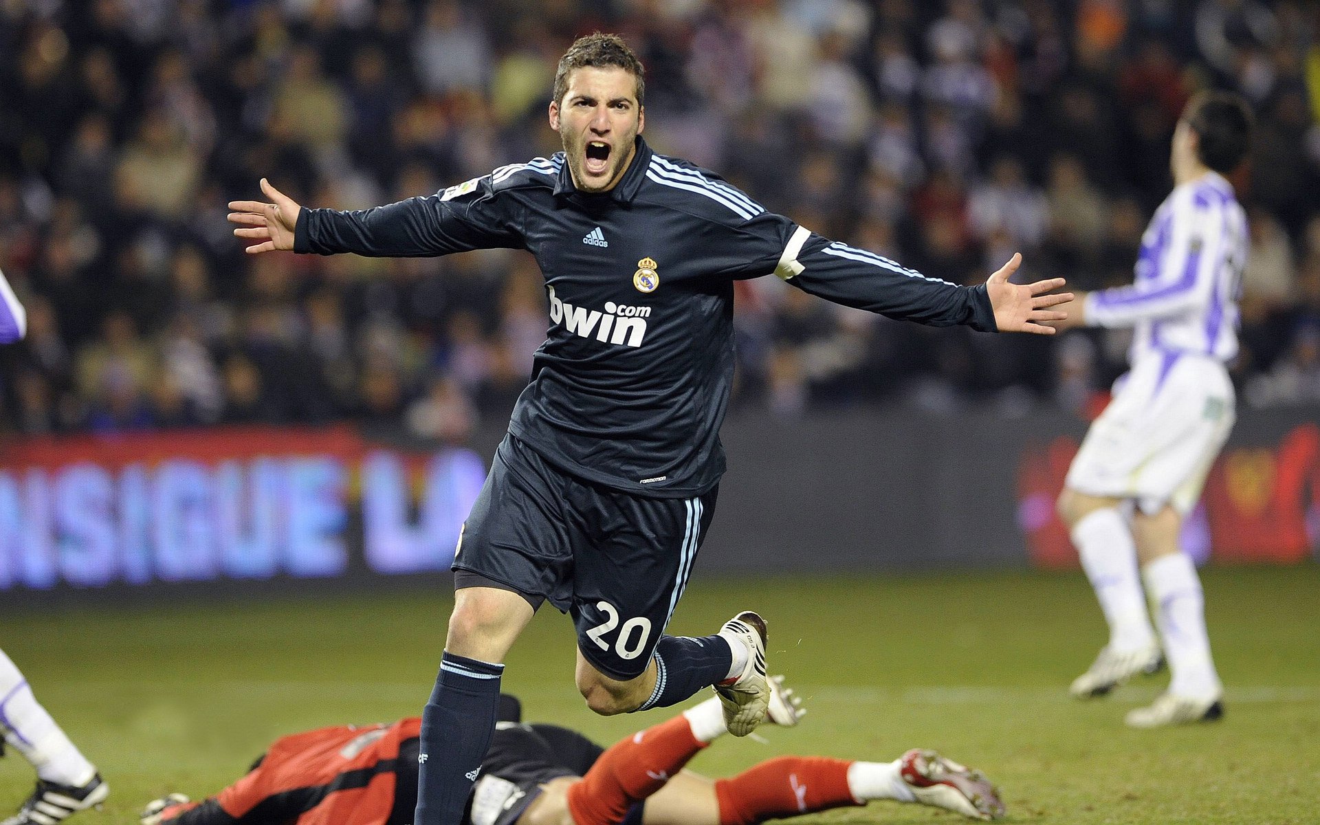 BLG高光翻盘演绎传奇故事