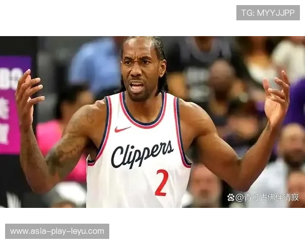 伦纳德中距离出手，洛杉矶快船稳稳回应